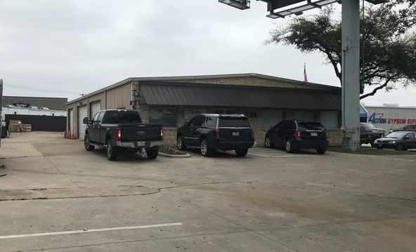 Industrial For Sale: 1710 N Interstate 35E, Carrollton, TX 75006